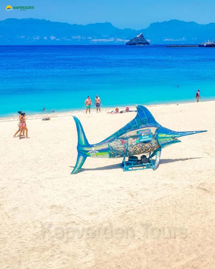 São Vicente: Markets, Mountains, Fishing Villages & Beaches - A fast introduction to Mindelo’s streets and markets