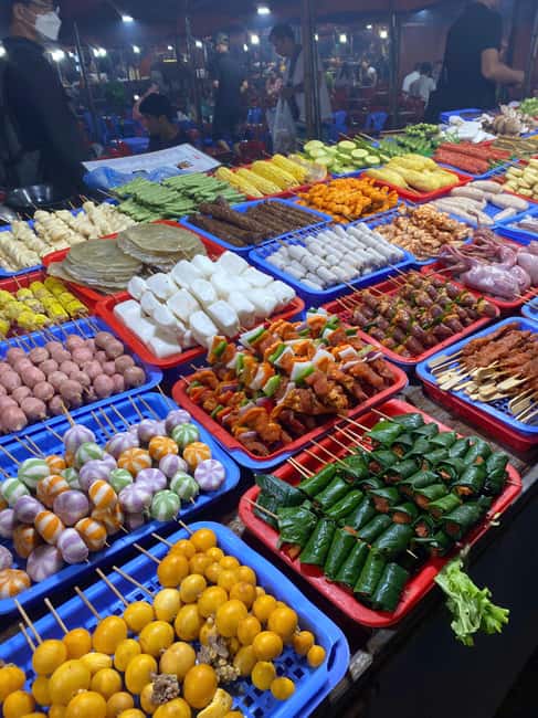 Sapa Night Market Experience – BBQ, Hotpot & Black Chicken - A Sapa evening built around your appetite