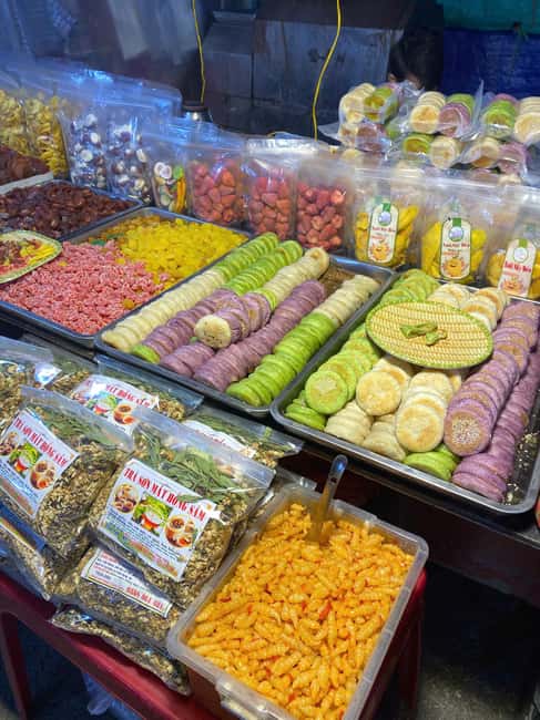 Sapa Night Market Experience – BBQ, Hotpot & Black Chicken - Walking into the night market