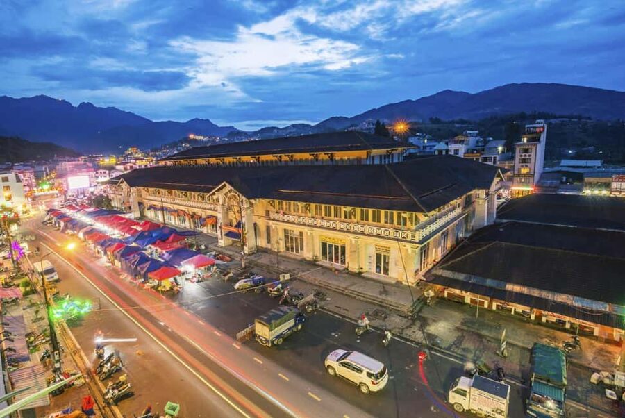 Sapa Night Market Experience – BBQ, Hotpot & Black Chicken - Sapa BBQ and the warmth of charcoal