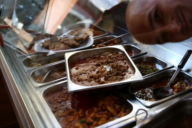 Sarajevo: Sarajevo City Market, Old Town Food Tasting Tour - Why this Sarajevo food walk works so well