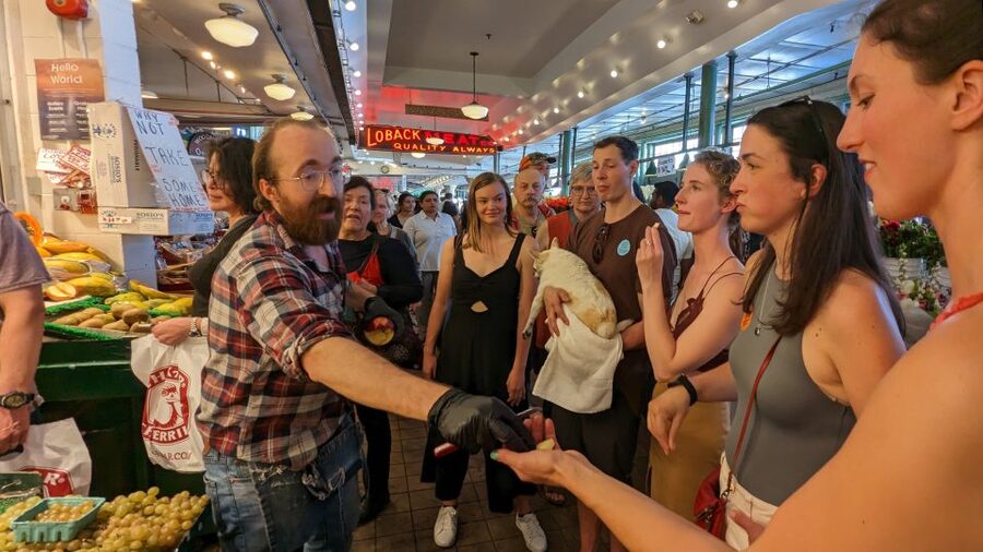 Seattle: Taste Pike Place Market's Flavors - Who should book this food experience