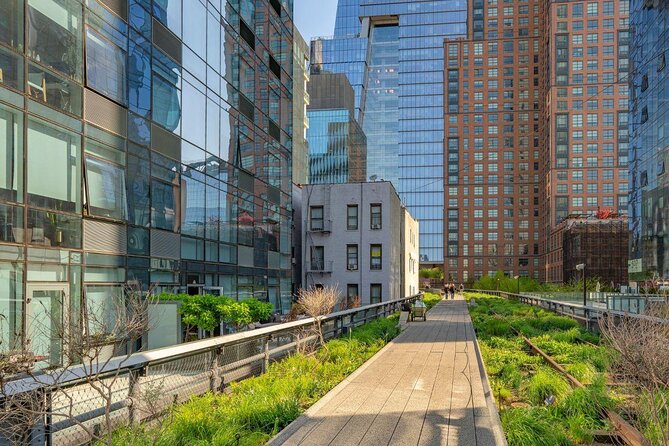 Semi-Private Meatpacking District, Chelsea Market, and High Line Walking Tour - Starting inside the former Nabisco factory