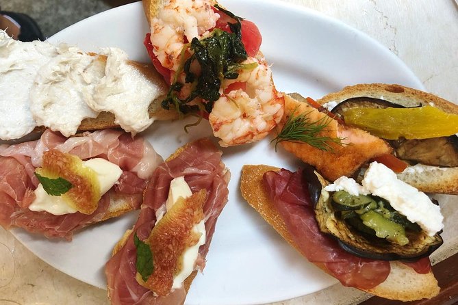 Semi-Private Venice Market and Cicchetti Food Experience - The gondolino crossing