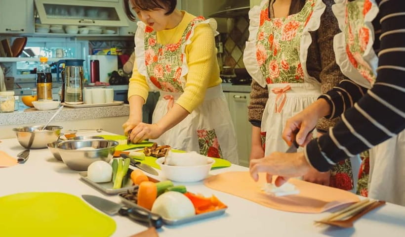 Seoul: Authentic Korean Cooking Class and Market Tour - Reading Seoul through a traditional market