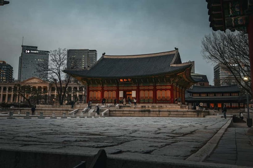 Seoul: Colonial History Tour with Prison&Palace, Market Food - What the $58 price includes