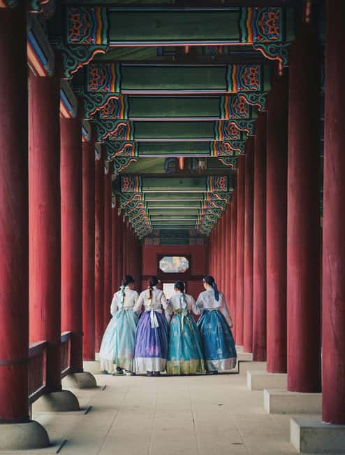 Seoul Day Tour: Gyeongbok Palace, Bukchon, Gwangjang Market - Why this route works after sunset