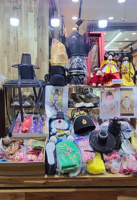 Seoul Day Tour: Gyeongbok Palace, Bukchon, Gwangjang Market - Naksan Park and Seoul’s glowing fortress walls