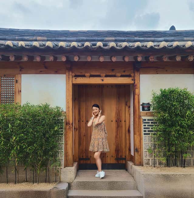 Seoul Day Tour: Gyeongbok Palace, Bukchon, Gwangjang Market - Eungbongsan for the wider city view