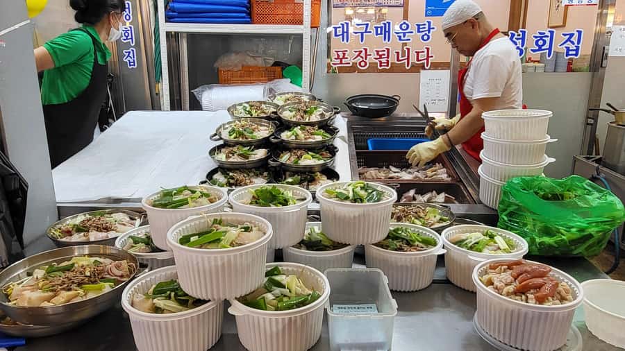 Seoul Evening Tour:Gwangjang Market&Naksan Park&Eungbongsan - Ending Near Central Seoul