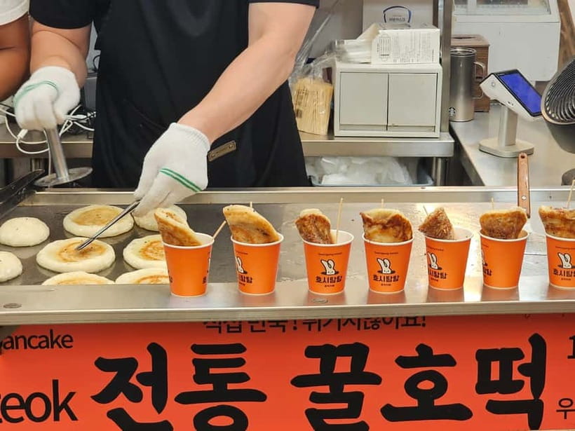 Seoul: Guided Food & Market Tour with 8+ Tastings - Key points at a glance