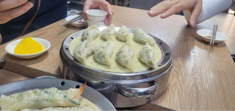 Seoul: Guided Food & Market Tour with 8+ Tastings - Who should book this experience?