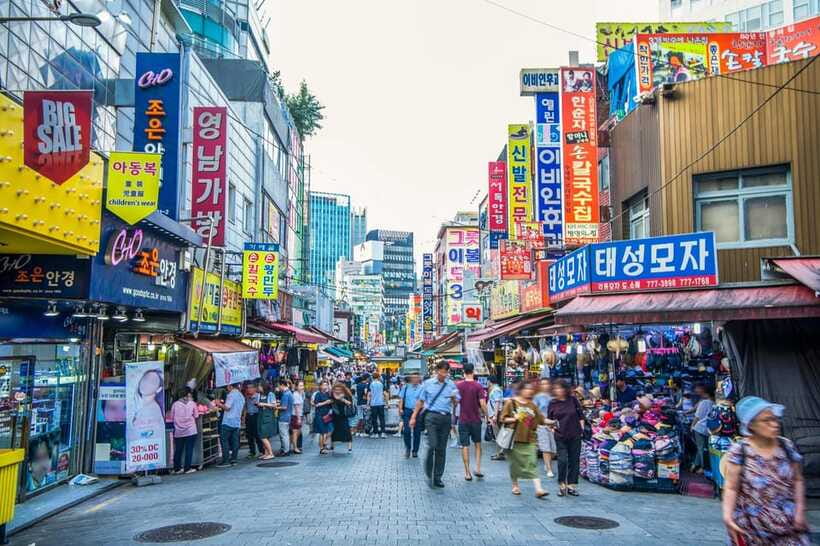 Seoul: Guided Street Food Tour at Namdaemun Market - Meeting the people behind the market stalls