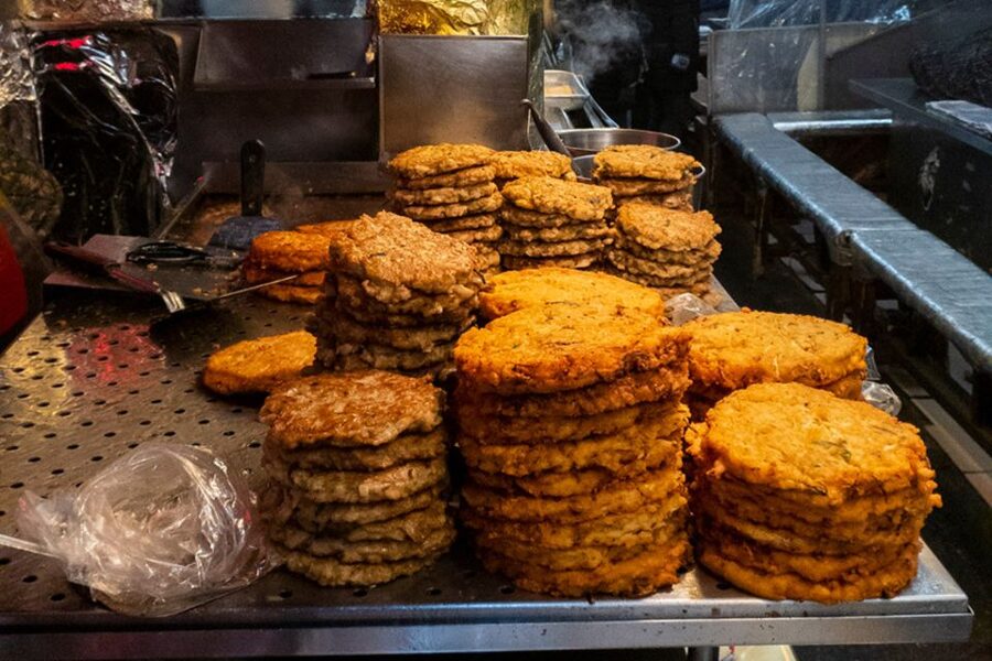 Seoul: Gwangjang Market Netflix Food Tour - The guides make the difference