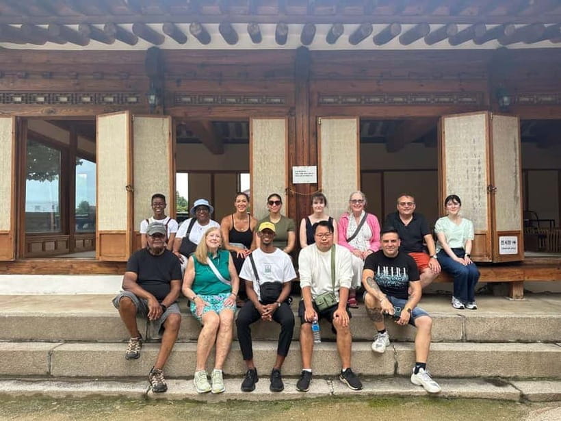 Seoul: Gyeongbok Palace, N Tower, & Local Market City Tour - A fast, useful introduction to Seoul