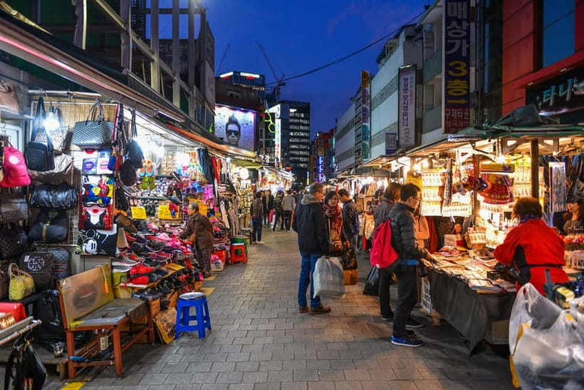 Seoul: Namdaemun Market Food Tour - The guides make the small group matter