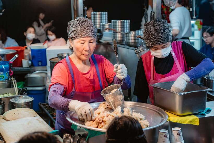 Seoul: Night Market Food Tour with Local Guide - Timing, food limits, and cancellation