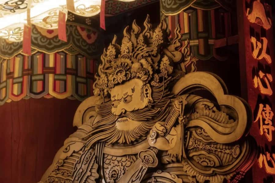 Seoul: Palace, Temple and Market Guided Foodie Tour at Night - Why this night route works so well