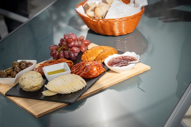 Setúbal: Winery & Fish Market Tasting Tour from Lisbon - Who should book this Setúbal outing?