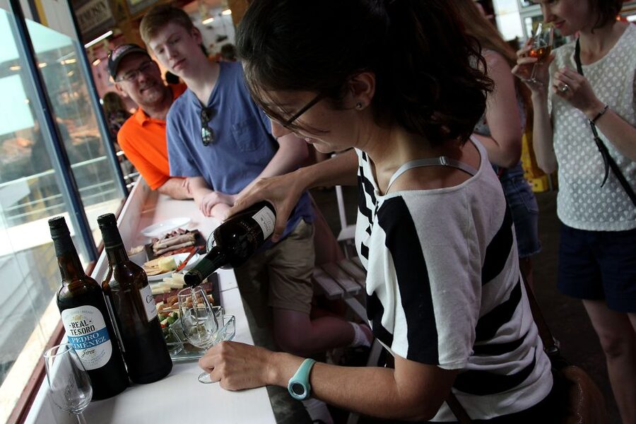 Seville: Triana Market Tour with Tastings - Who should book this market tour