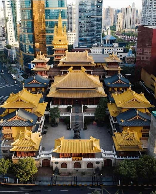 Shanghai: Jing'an Temple, Yu Garden, and Bazaar Private Tour - What the guide adds to the experience