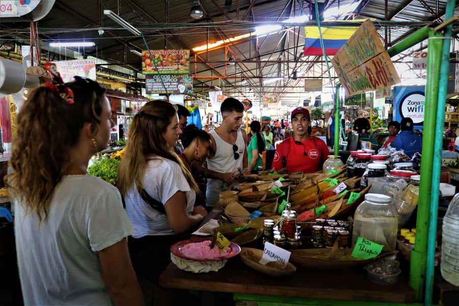 Shared Tour Cali's Local Food at Alameda Market - Meeting at Parque Alameda and setting out
