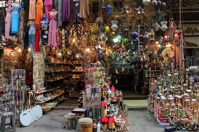 Shopping tour In Governmental Bazaars include guide's advisor - Why a shopping adviser helps in Cairo