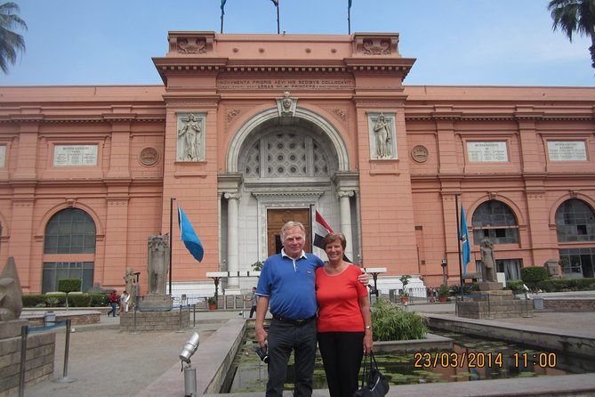 Sightseeing Day Tour to Pyramids, Egyptian Museum and Bazaar from Giza or Cairo - Starting at the Giza Plateau