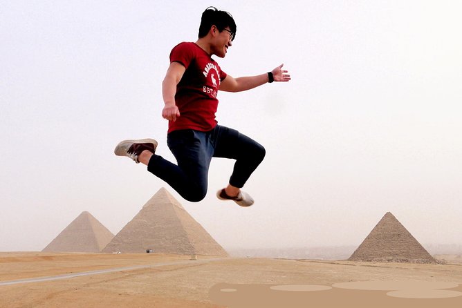 Sightseeing Day Tour to Pyramids, Egyptian Museum and Bazaar from Giza or Cairo - Meeting the Sphinx face to face