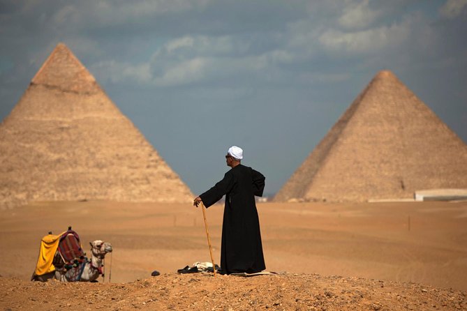Sightseeing Day Tour to Pyramids, Egyptian Museum and Bazaar from Giza or Cairo - A local lunch, with koshari as an option