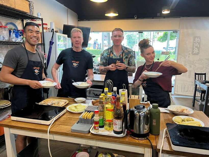 Singapore: Market-to-Table Experience and Cooking Class - Meeting point, language, and weather tips
