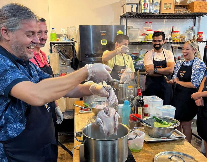 Singapore: Market-to-Table Experience and Cooking Class - A Singapore breakfast in a local coffeeshop