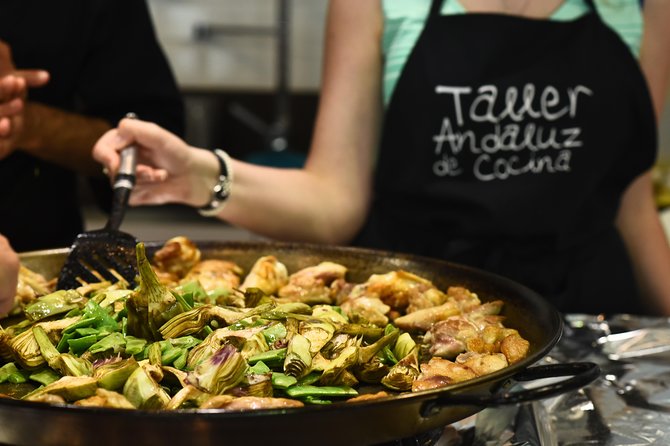 Spanish Cooking Class & Triana Market Tour in Sevilla - Cooking salmorejo and spinach with chickpeas