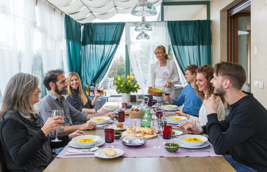 Spoleto: Market Tour and Meal at a Local's Home - What the private format changes