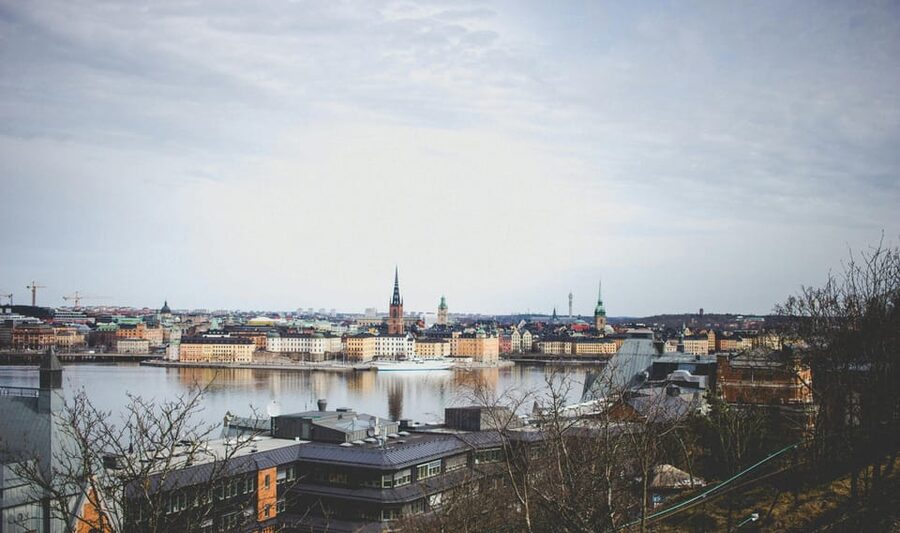 Stockholm: Christmas Markets & Lights Guided Walking Tour - The tomten, Saint Lucia, and the Dalarna horse
