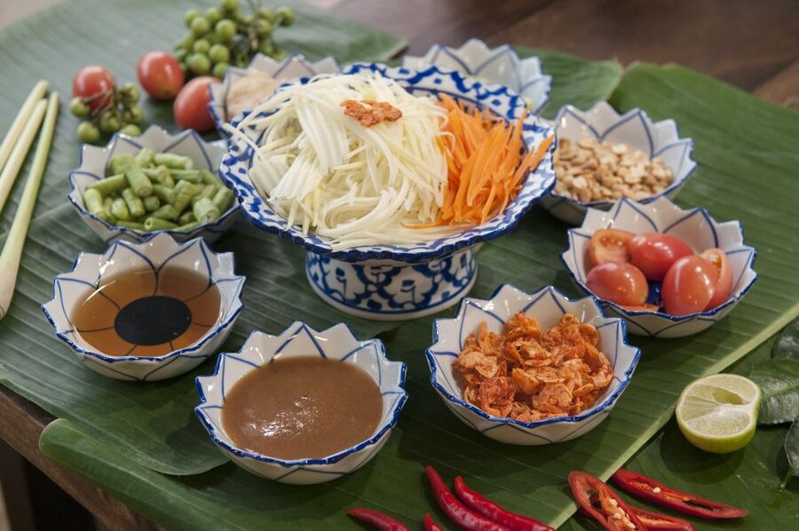 Sukhumvit: Hands-on Thai Cooking Class & Market Tour in BKK - How to choose the right day and session