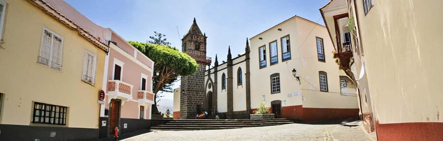 Sunday Markets: Santa Brígida, San Mateo, and Teror - Santa Brígida begins the day with color