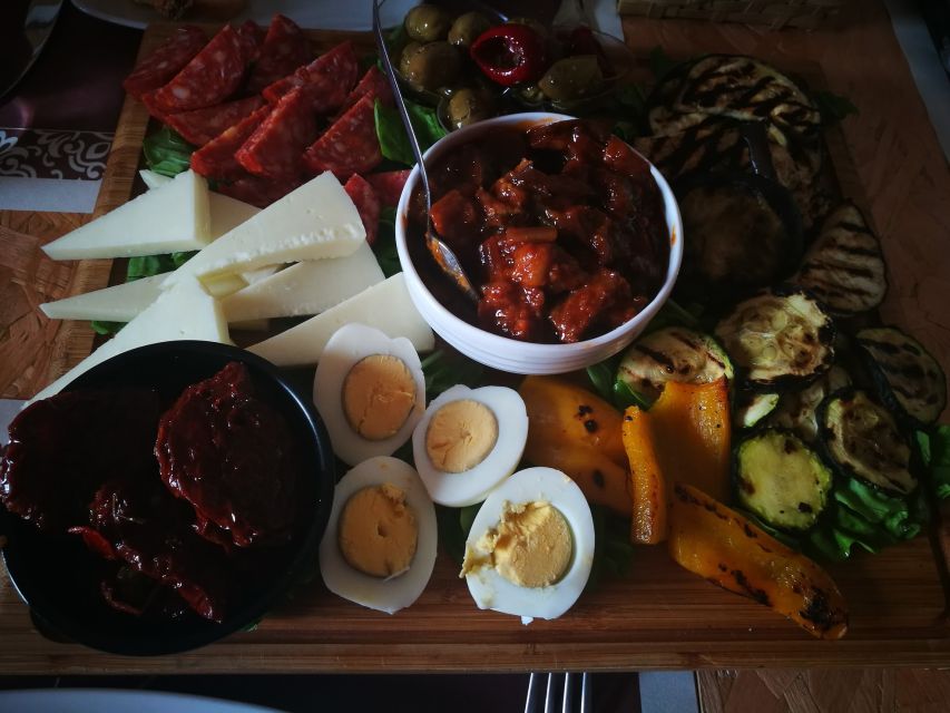 Syracuse: Traditional Cooking Class & Ancient Market Visit - Sitting down to a Sicilian lunch