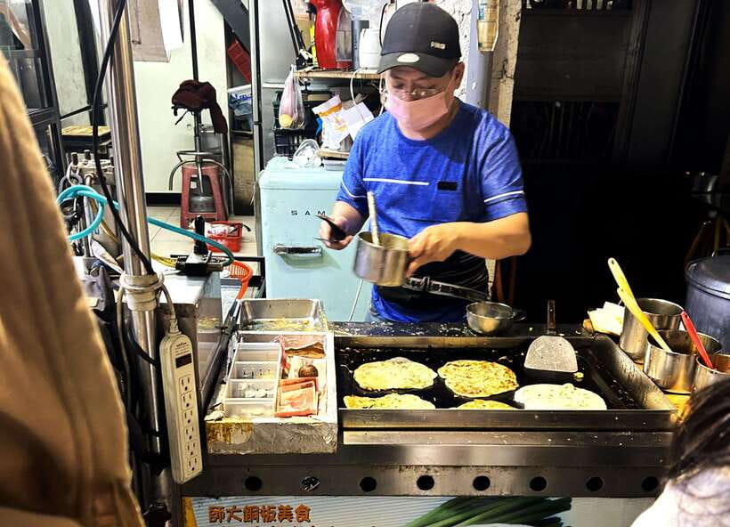 Taipei: Street Food & Hidden Eats Night Market Food Tour - What the $55 price buys you