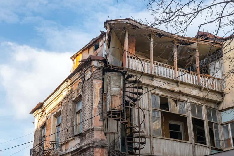 Tbilisi: Street Art & Dezerter Bazaar Tour w/ Tastings - Why this tour shows a more useful side of Tbilisi