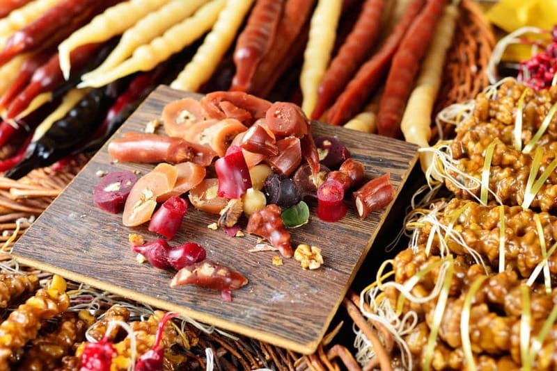 Tbilisi: Street Food & Sightseeing Tour with Local Markets - Guides who shape the day