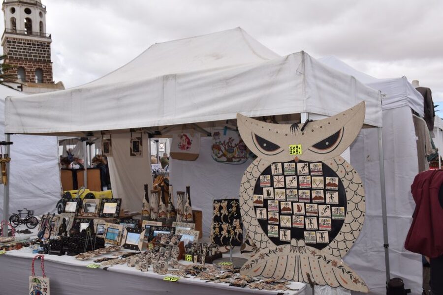 Teguise: Market and César Manrique Foundation Tour - What to buy and eat at the market