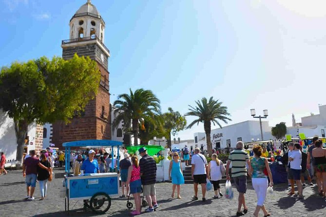 Teguise Market and La Graciosa Island Tour - Your free time: beach, cafés, or a short stroll