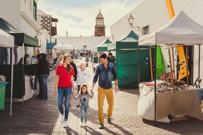 Teguise Market and La Graciosa Island Tour - Pickup, group size, and customer service