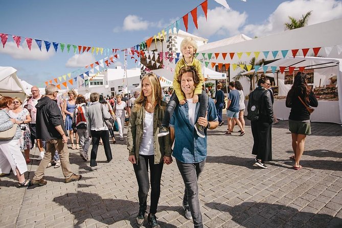Teguise Market and La Graciosa Island Tour - Teguise Market: two hours among stalls and old streets