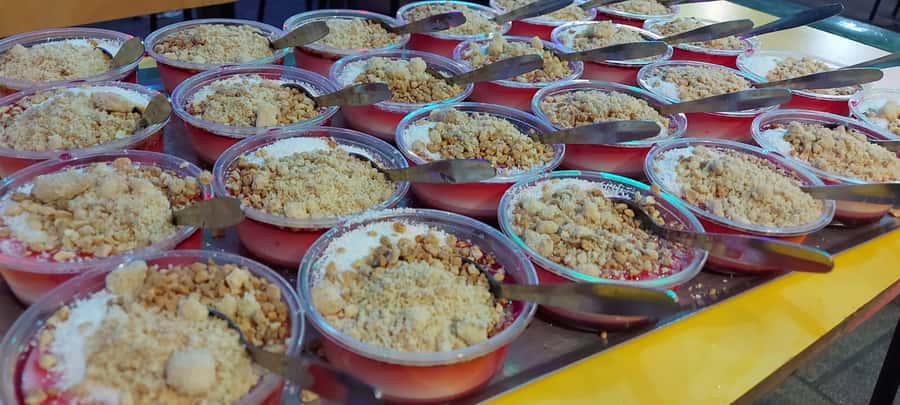 Tel Aviv: 2-Hour Jaffa Flea Market Tour with Tastings - Middle Eastern pastries and traditional baked goods