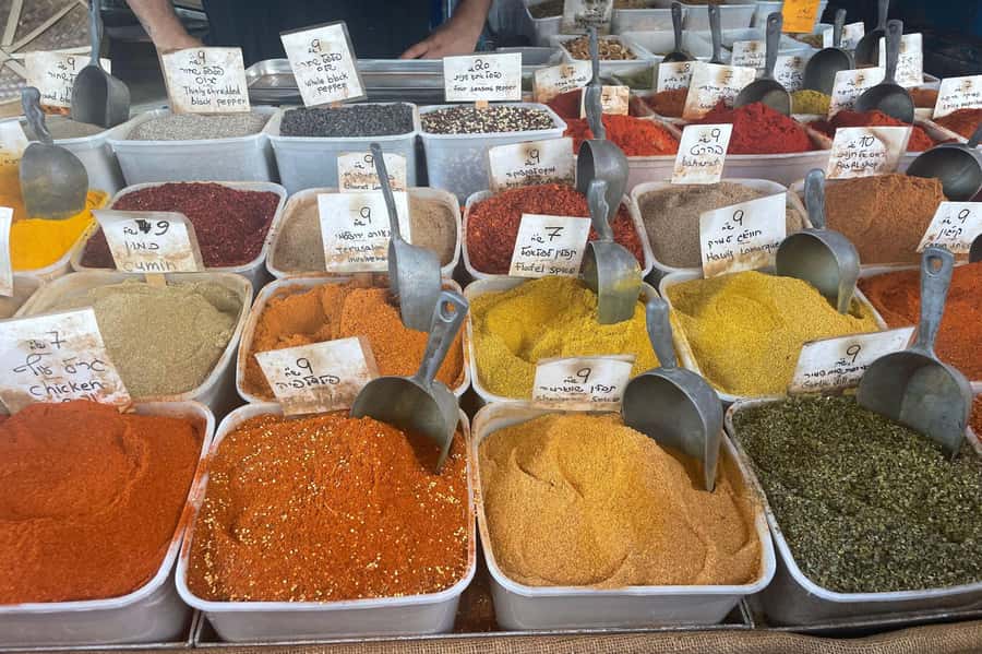 Tel Aviv: Carmel Market & Neighborhood Guided Walking Tour - From market lanes to Nachalat Binyamin