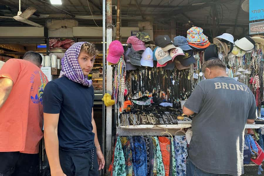 Tel Aviv: Carmel Market & Neighborhood Guided Walking Tour - The food lesson behind malawach and sabich