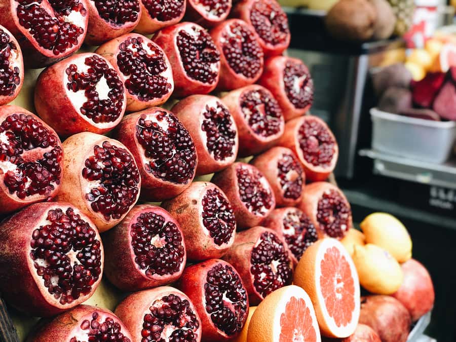 Tel Aviv: Carmel Market & Tel Aviv Tour with Tastings - Nahalat Binyamin, where walls do the talking