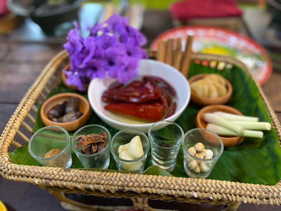 Thai cooking class &Market tour by Amazon Prime Series Chef. - Who should book this class?